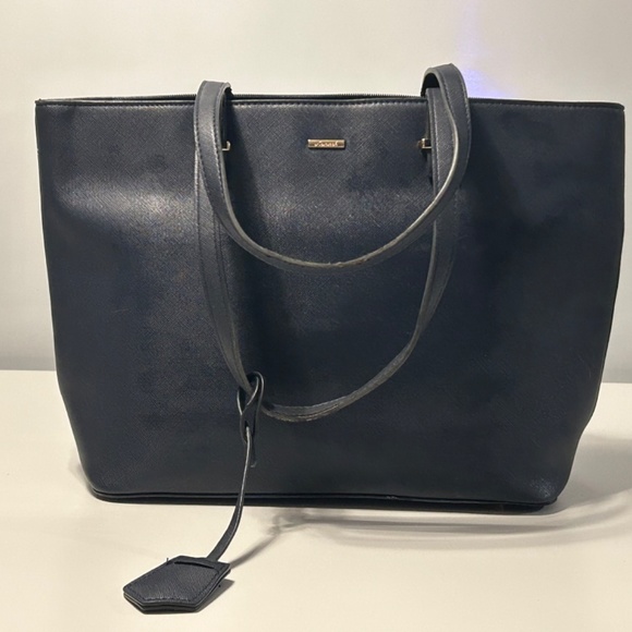 Handbag - Picture 2 of 5